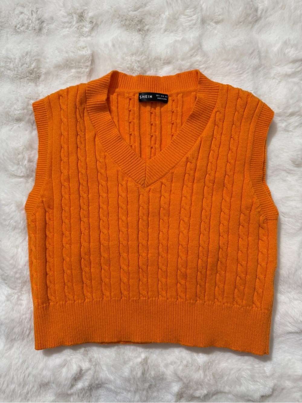 SHEIN Orange Cable Knit V-Neck Sweater Vest Size Small